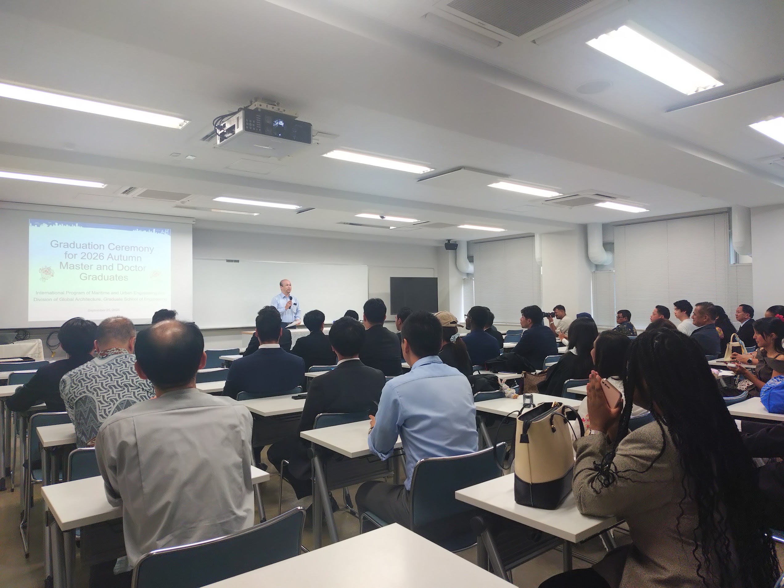 「海洋・都市基盤工学グローバルリーダー育成特別プログラム(英語コース)」の学位記授与式が開催されました．The Graduation ...